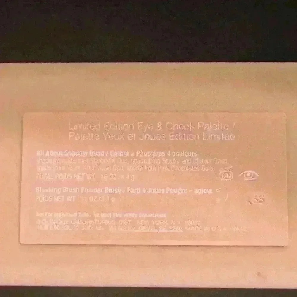 Clinique Limited Edition Eye and Cheek Palette NEW - Picture 2 of 3